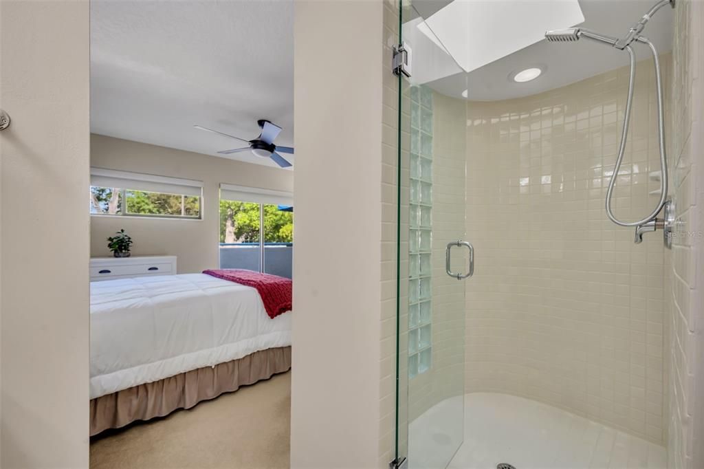 En Venta: $299,000 (2 camas, 2 baños, 1164 Pies cuadrados)