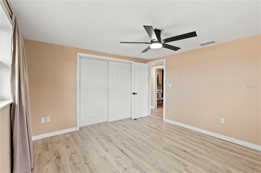 For Sale: $569,900 (4 beds, 2 baths, 2048 Square Feet)