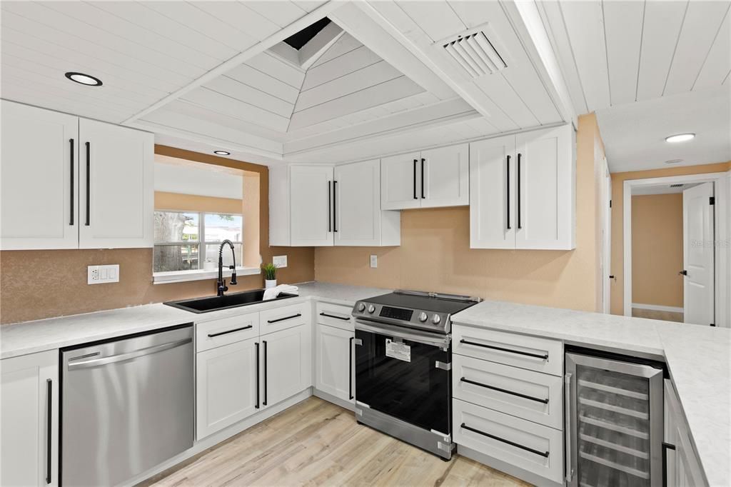 For Sale: $569,900 (4 beds, 2 baths, 2048 Square Feet)
