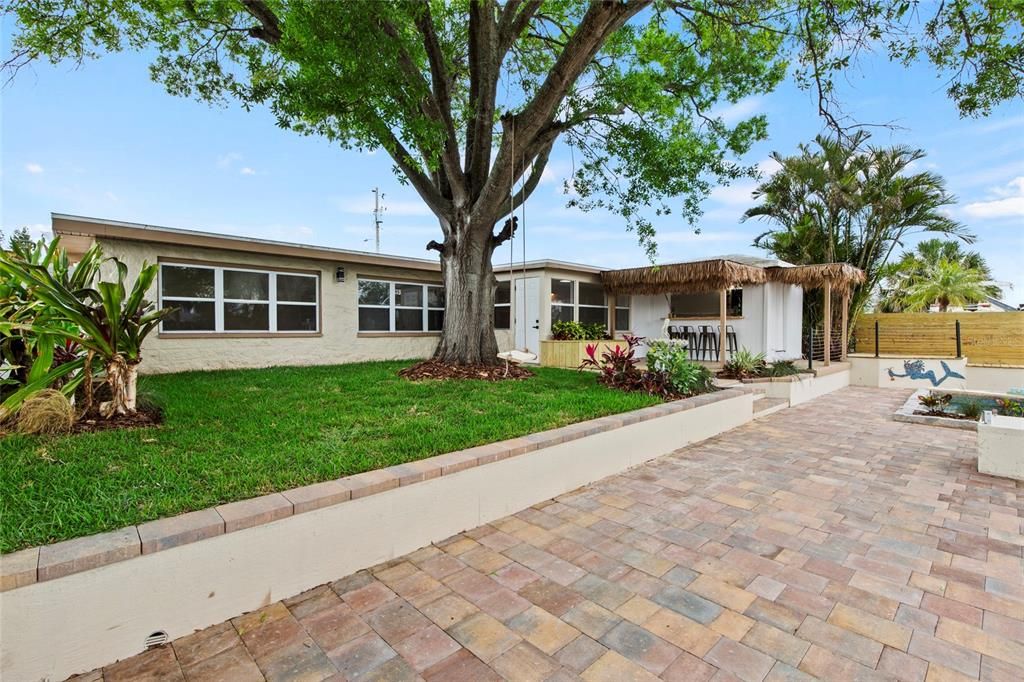 For Sale: $569,900 (4 beds, 2 baths, 2048 Square Feet)