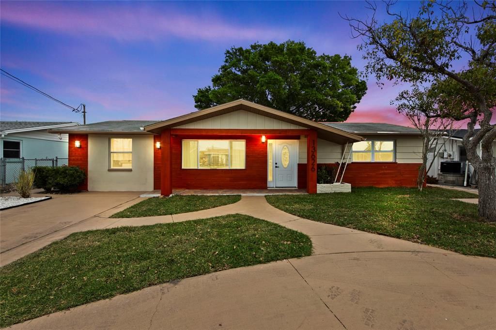 For Sale: $569,900 (4 beds, 2 baths, 2048 Square Feet)