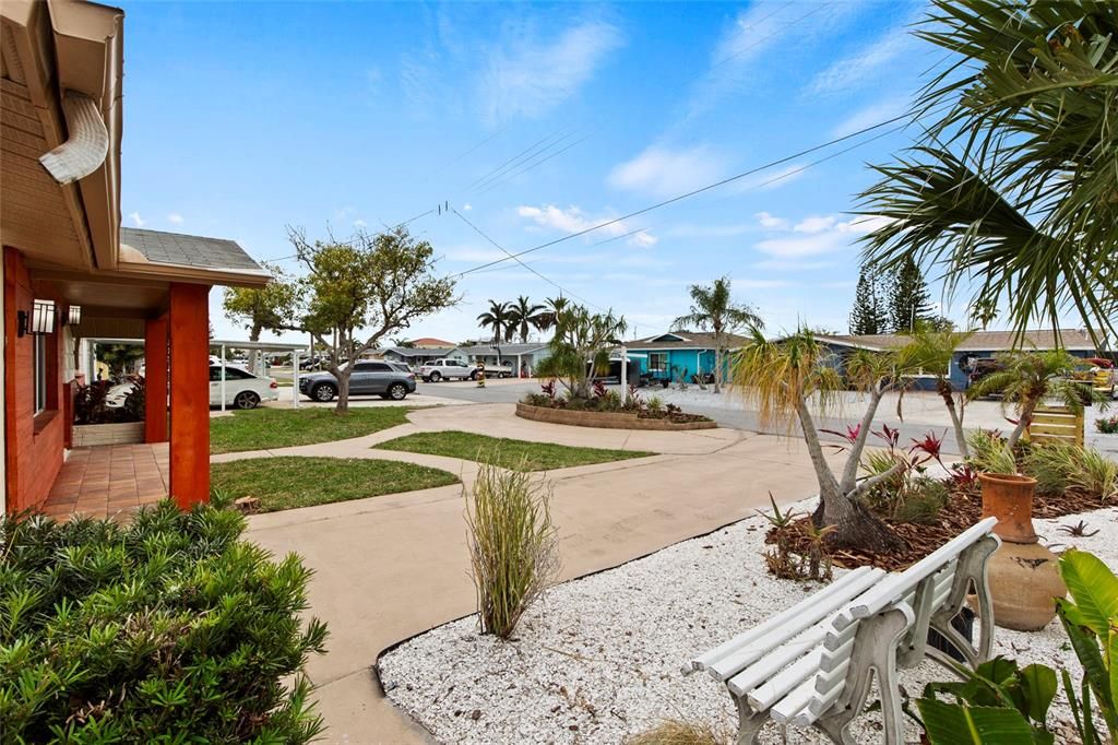 For Sale: $569,900 (4 beds, 2 baths, 2048 Square Feet)