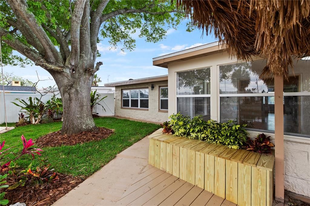 For Sale: $569,900 (4 beds, 2 baths, 2048 Square Feet)