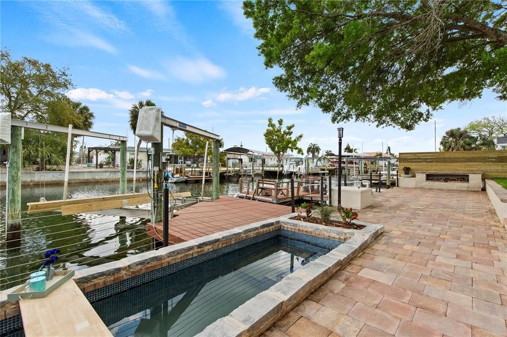 For Sale: $569,900 (4 beds, 2 baths, 2048 Square Feet)