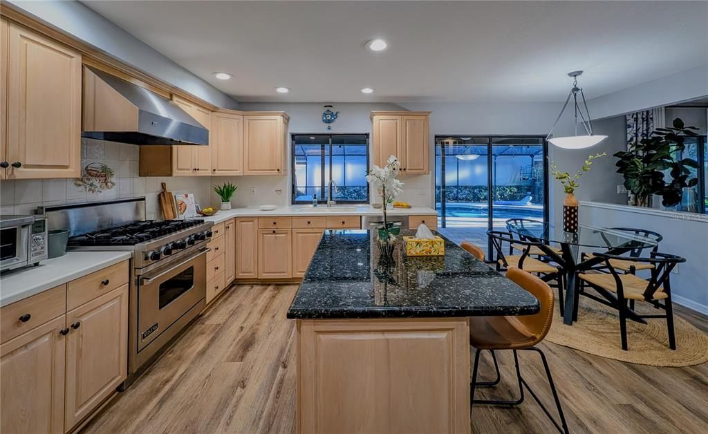 En Venta: $950,000 (4 camas, 3 baños, 3543 Pies cuadrados)