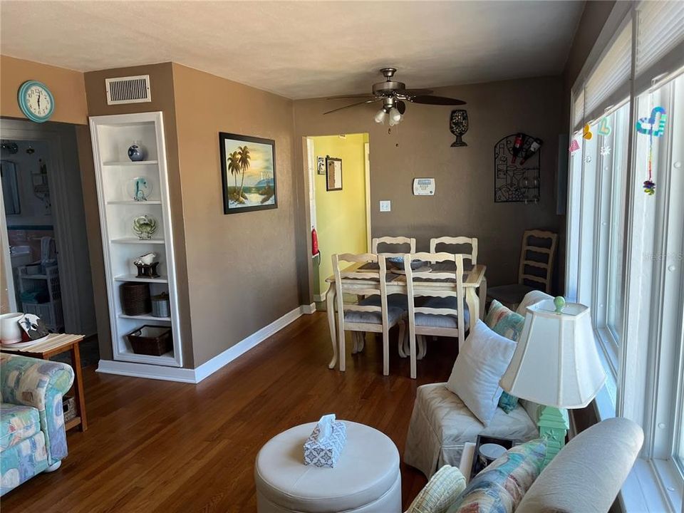 Activo con contrato: $269,900 (2 camas, 1 baños, 882 Pies cuadrados)