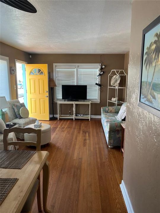 Activo con contrato: $269,900 (2 camas, 1 baños, 882 Pies cuadrados)