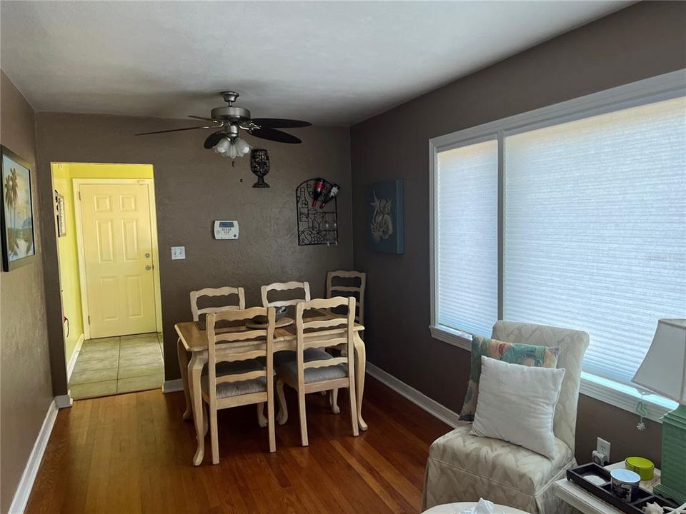 Activo con contrato: $269,900 (2 camas, 1 baños, 882 Pies cuadrados)