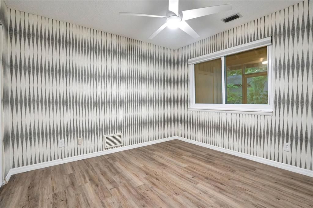 На продажу: $284,900 (2 спален, 2 ванн, 1275 Квадратных фут)
