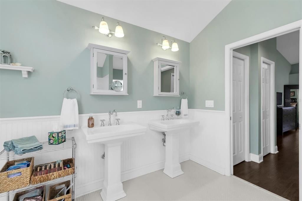 Active With Contract: $525,000 (3 beds, 2 baths, 2169 Square Feet)
