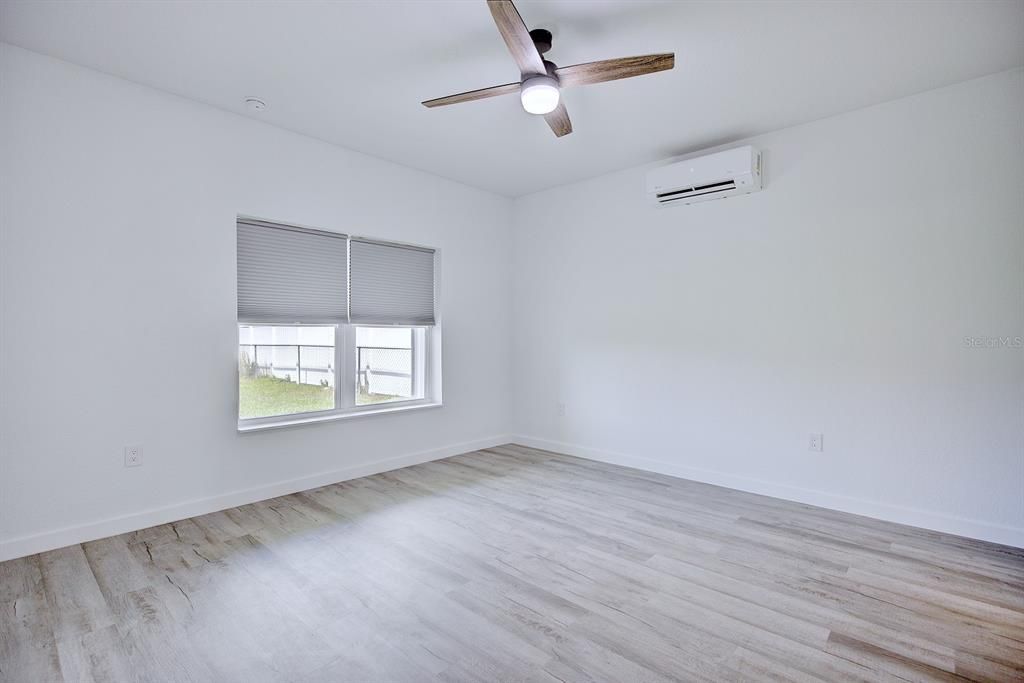 For Sale: $249,900 (3 beds, 2 baths, 1327 Square Feet)
