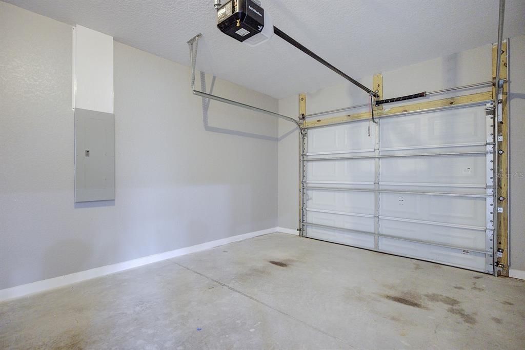 For Sale: $249,900 (3 beds, 2 baths, 1327 Square Feet)