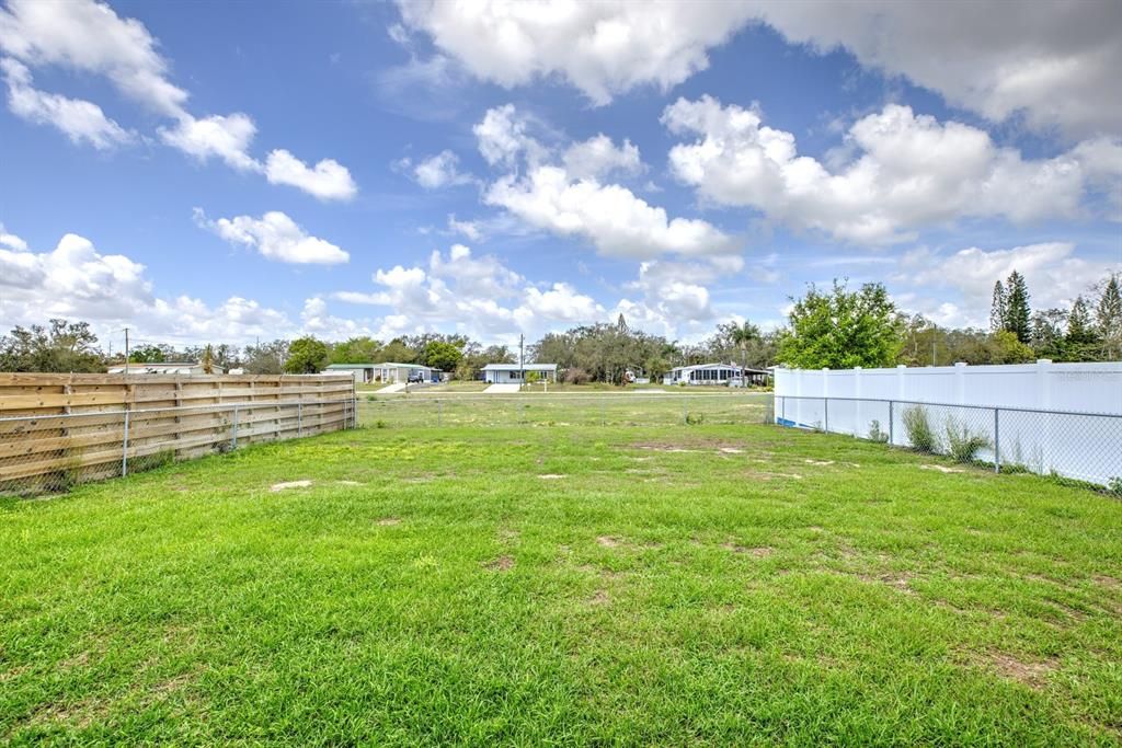 For Sale: $249,900 (3 beds, 2 baths, 1327 Square Feet)