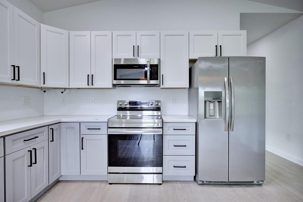 For Sale: $249,900 (3 beds, 2 baths, 1327 Square Feet)