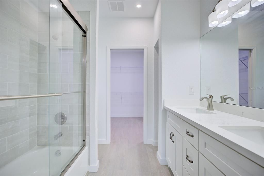For Sale: $249,900 (3 beds, 2 baths, 1327 Square Feet)