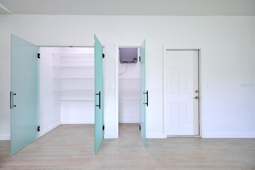 For Sale: $249,900 (3 beds, 2 baths, 1327 Square Feet)