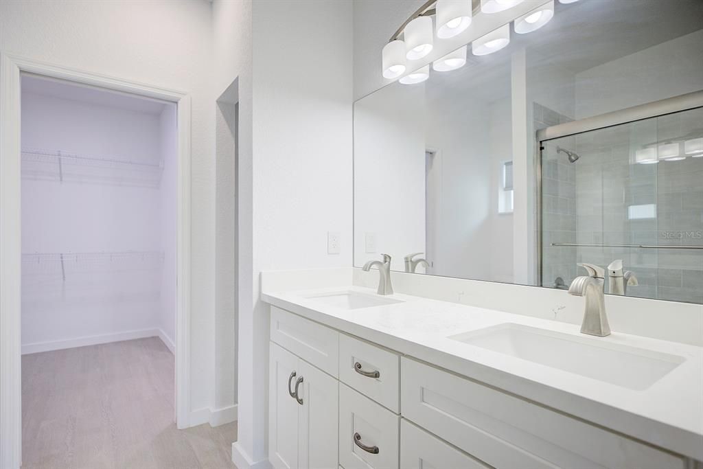 For Sale: $249,900 (3 beds, 2 baths, 1327 Square Feet)