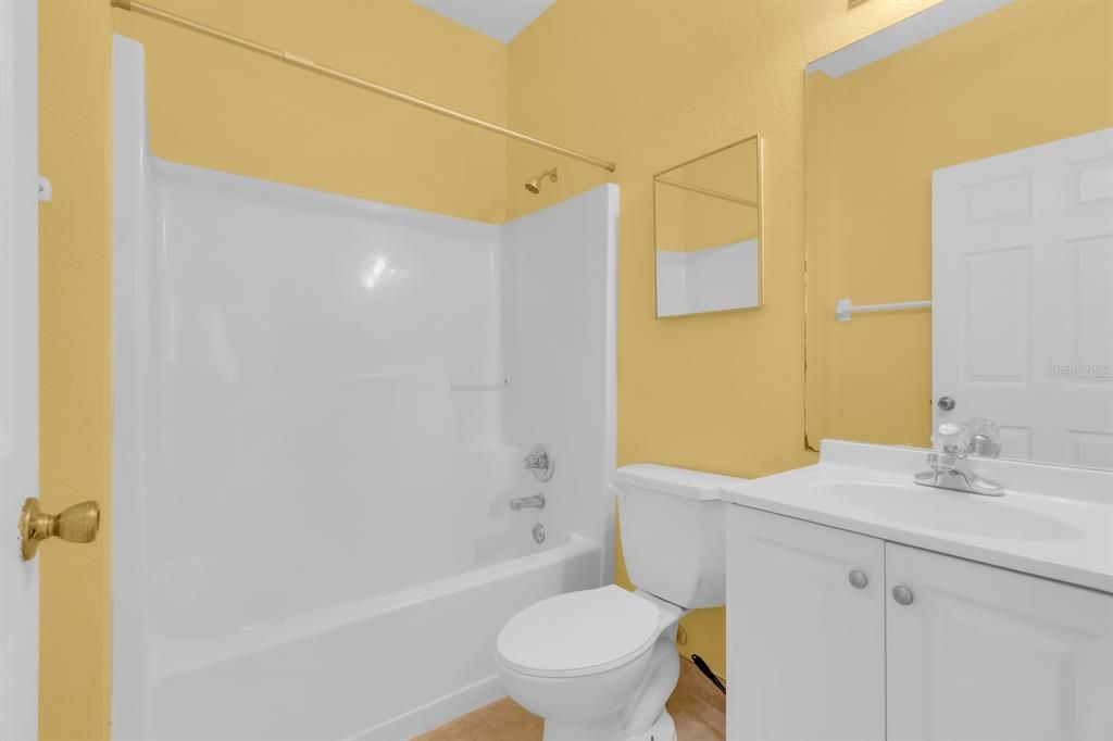 На продажу: $130,000 (2 спален, 2 ванн, 981 Квадратных фут)