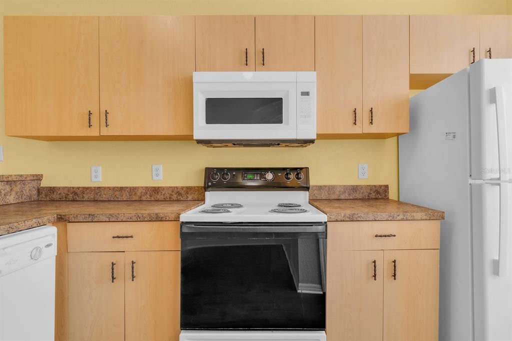 На продажу: $130,000 (2 спален, 2 ванн, 981 Квадратных фут)