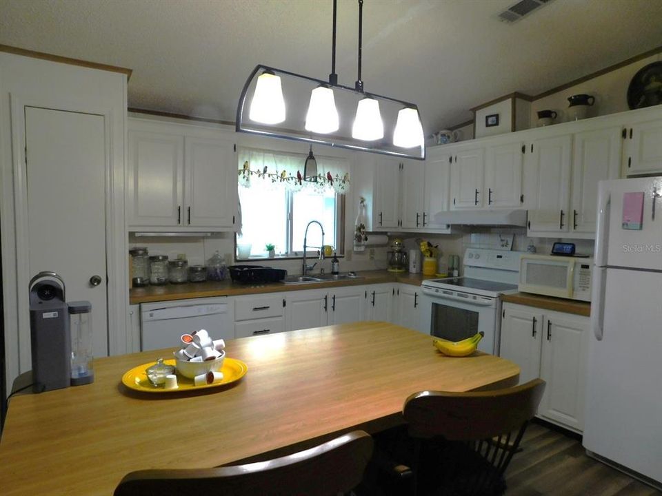 Activo con contrato: $174,900 (2 camas, 2 baños, 1518 Pies cuadrados)
