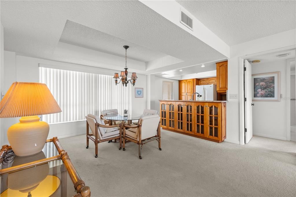 En Venta: $299,900 (2 camas, 2 baños, 1055 Pies cuadrados)