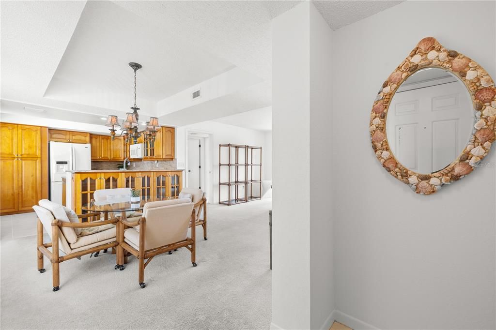 En Venta: $299,900 (2 camas, 2 baños, 1055 Pies cuadrados)