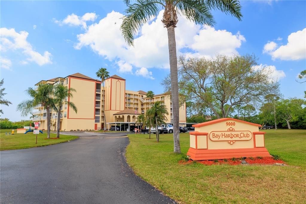 En Venta: $299,900 (2 camas, 2 baños, 1055 Pies cuadrados)