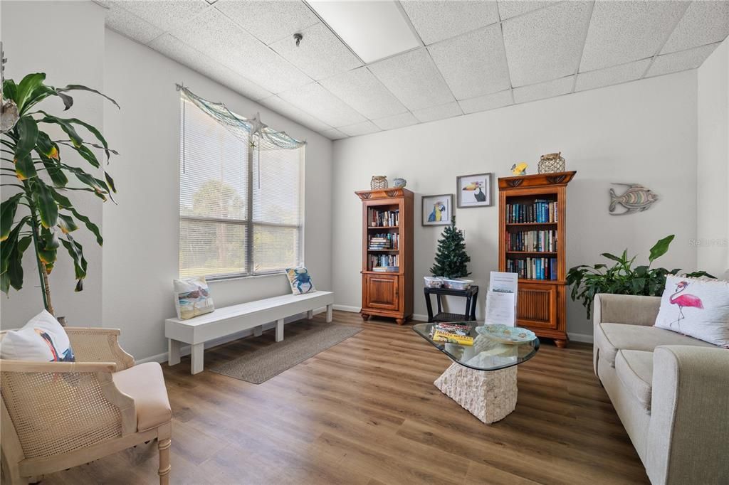 En Venta: $299,900 (2 camas, 2 baños, 1055 Pies cuadrados)