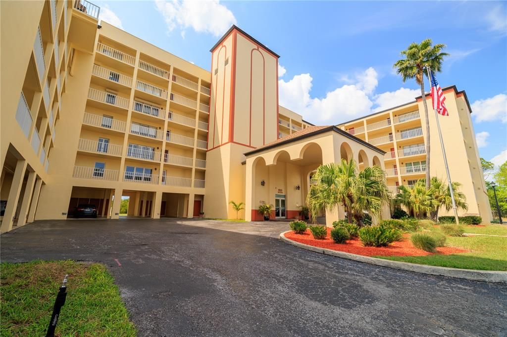 En Venta: $299,900 (2 camas, 2 baños, 1055 Pies cuadrados)