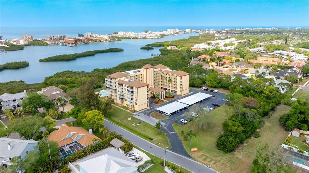 En Venta: $299,900 (2 camas, 2 baños, 1055 Pies cuadrados)