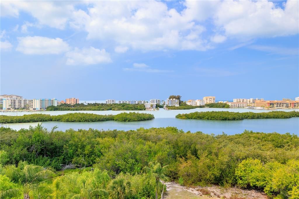 En Venta: $299,900 (2 camas, 2 baños, 1055 Pies cuadrados)