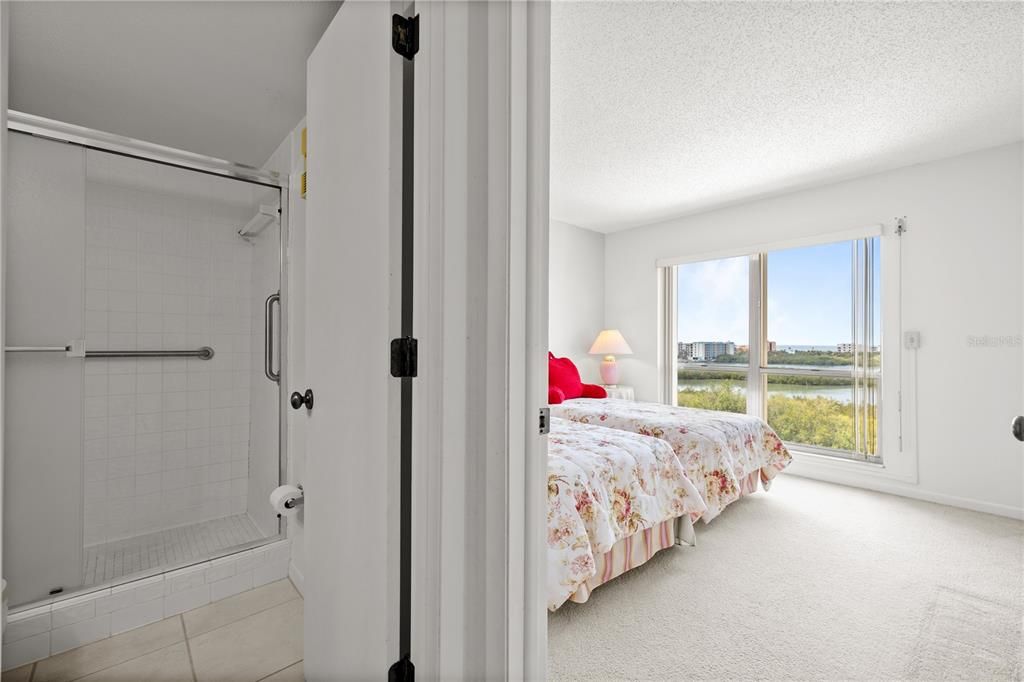 En Venta: $299,900 (2 camas, 2 baños, 1055 Pies cuadrados)