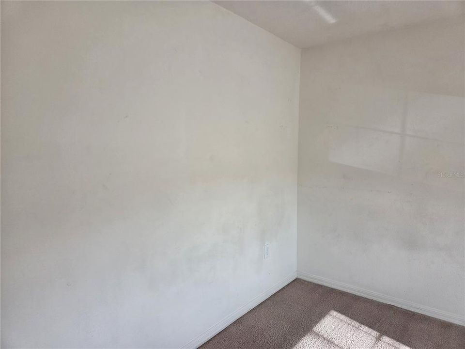 Activo con contrato: $2,300 (4 camas, 3 baños, 2814 Pies cuadrados)