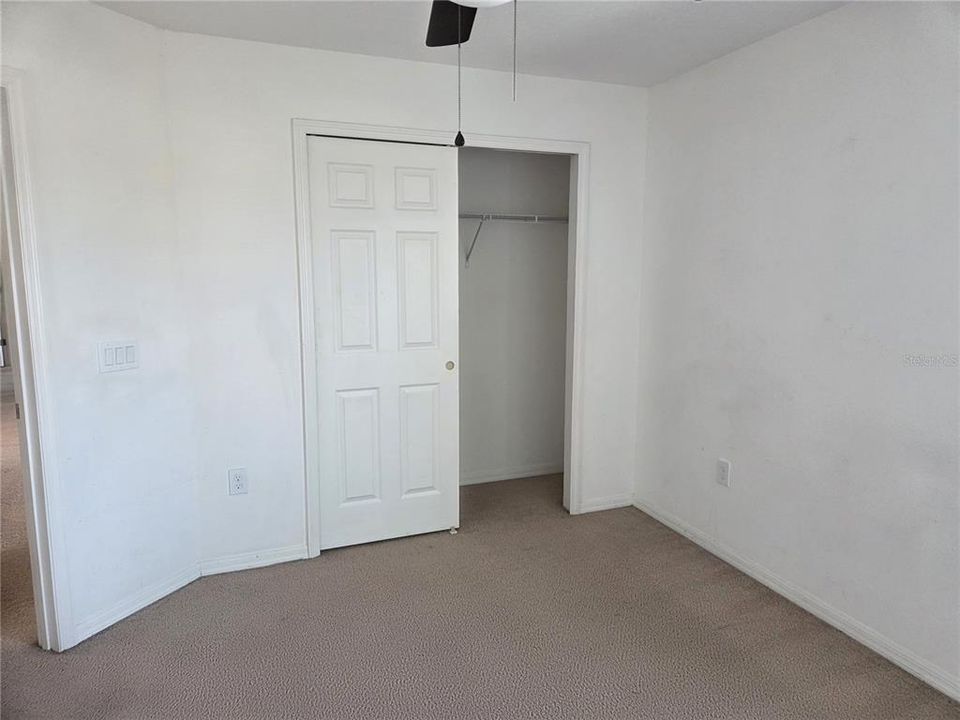 Activo con contrato: $2,300 (4 camas, 3 baños, 2814 Pies cuadrados)