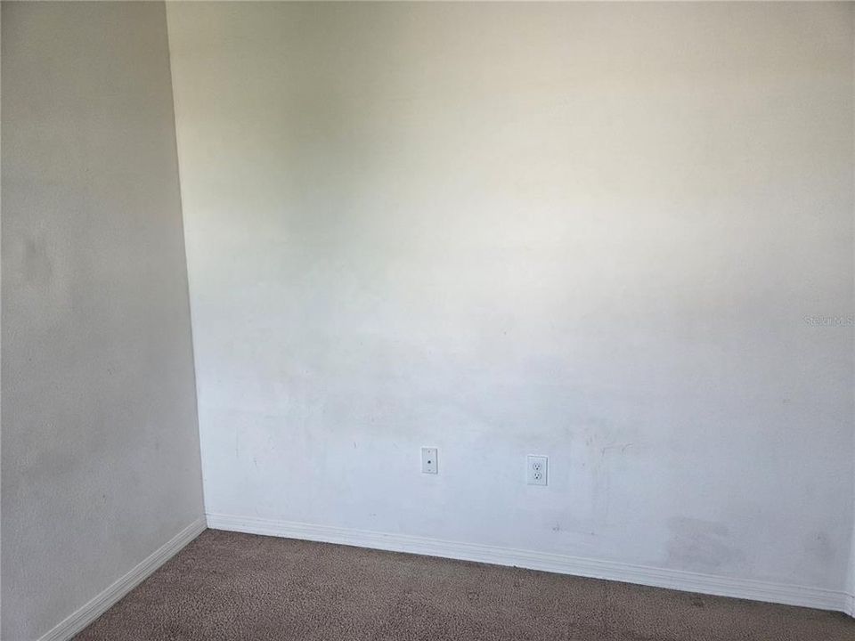 Activo con contrato: $2,300 (4 camas, 3 baños, 2814 Pies cuadrados)