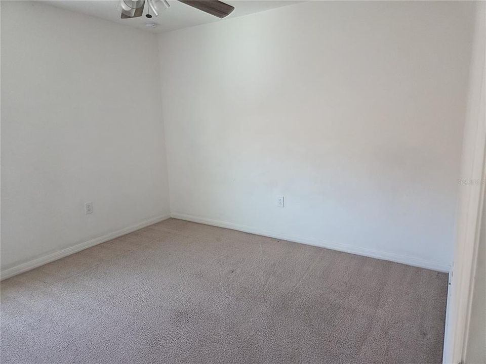 Activo con contrato: $2,300 (4 camas, 3 baños, 2814 Pies cuadrados)