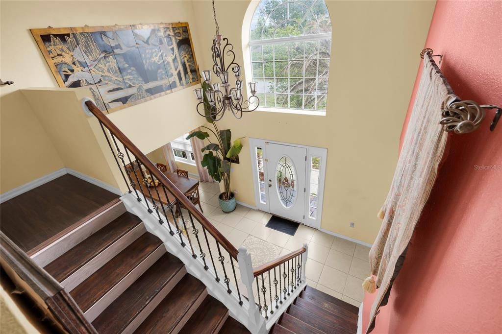 Activo con contrato: $349,900 (4 camas, 2 baños, 2336 Pies cuadrados)