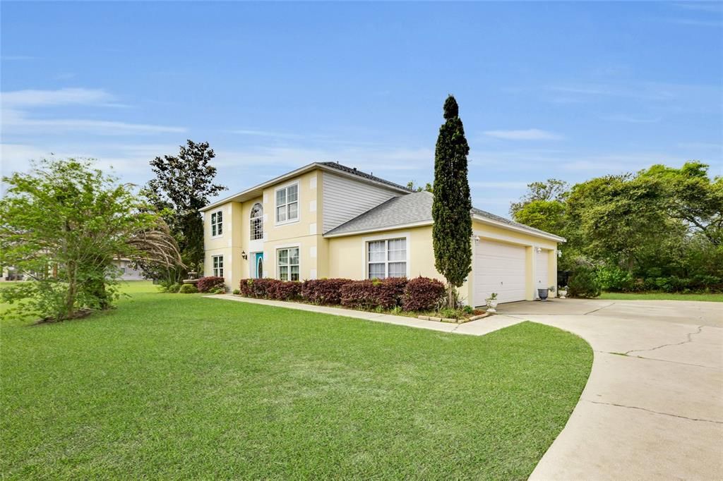 Activo con contrato: $349,900 (4 camas, 2 baños, 2336 Pies cuadrados)