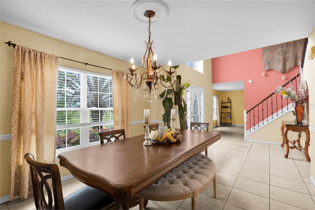 Activo con contrato: $349,900 (4 camas, 2 baños, 2336 Pies cuadrados)