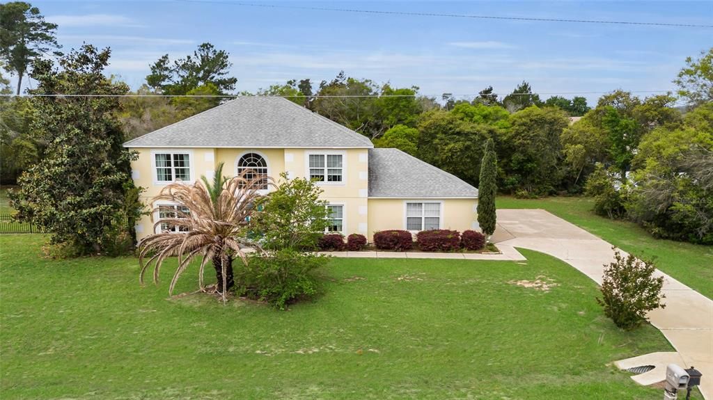 Activo con contrato: $349,900 (4 camas, 2 baños, 2336 Pies cuadrados)
