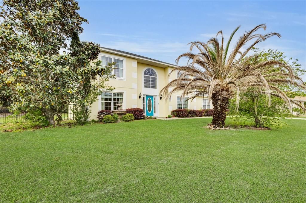 Activo con contrato: $349,900 (4 camas, 2 baños, 2336 Pies cuadrados)