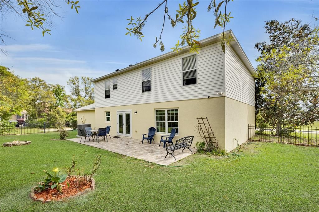 Activo con contrato: $349,900 (4 camas, 2 baños, 2336 Pies cuadrados)