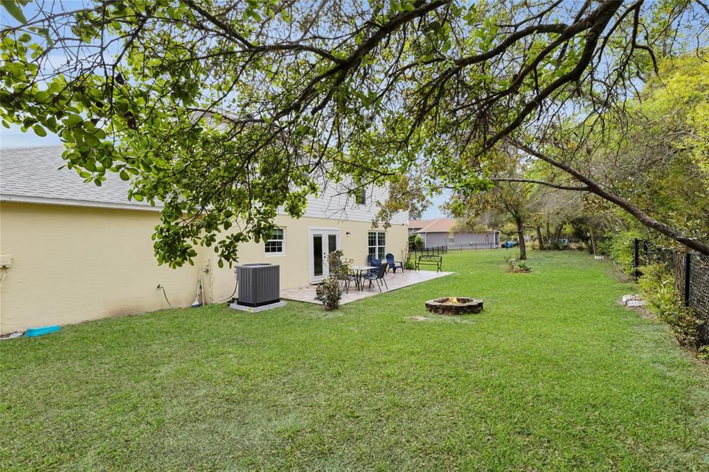 Activo con contrato: $349,900 (4 camas, 2 baños, 2336 Pies cuadrados)