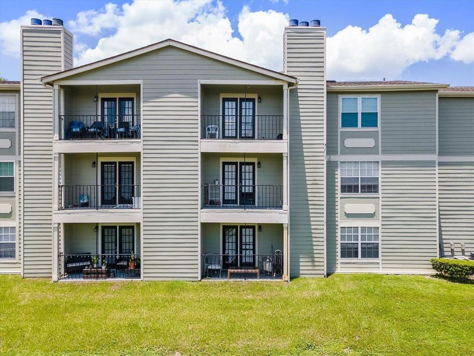 For Rent: $1,900 (3 beds, 2 baths, 1157 Square Feet)