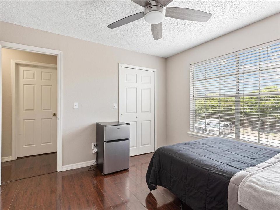 For Rent: $1,900 (3 beds, 2 baths, 1157 Square Feet)