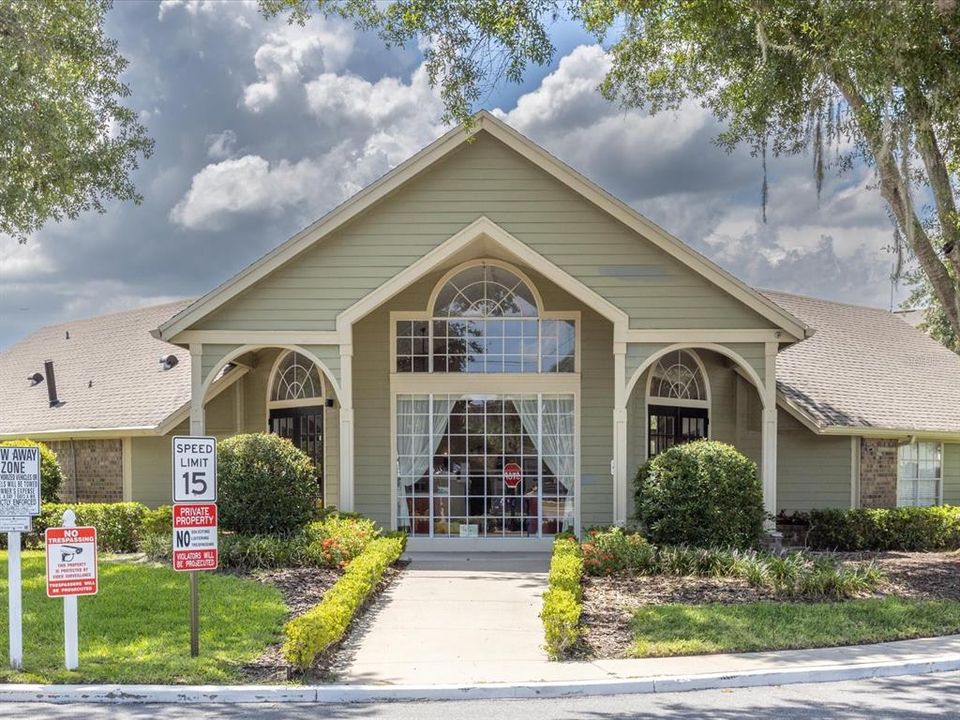 For Rent: $1,900 (3 beds, 2 baths, 1157 Square Feet)