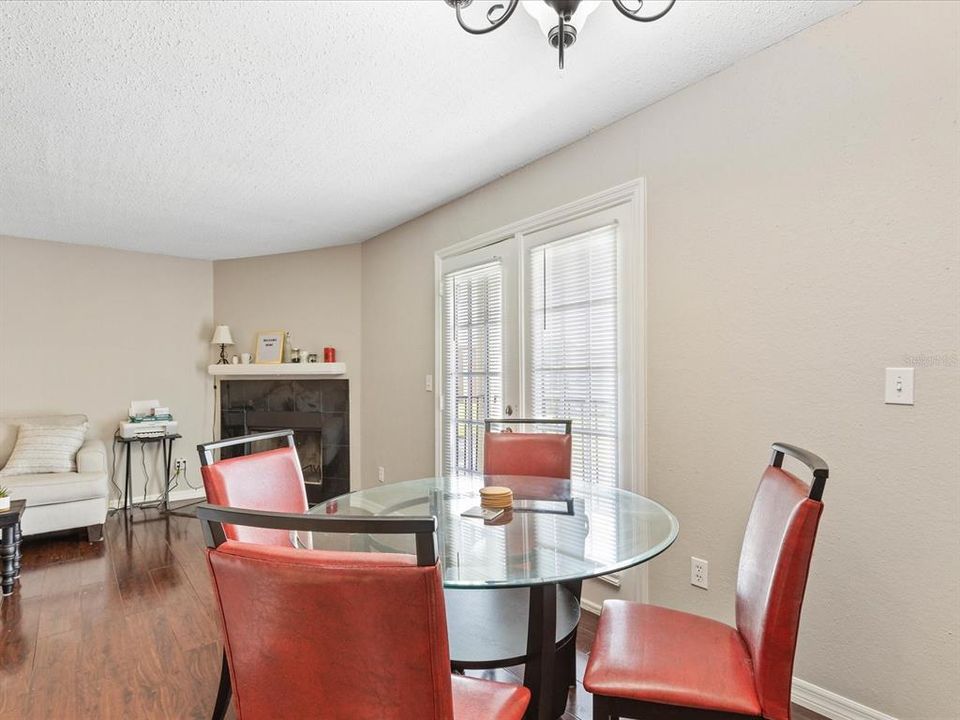 For Rent: $1,900 (3 beds, 2 baths, 1157 Square Feet)