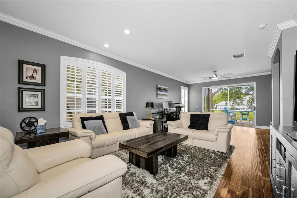 En Venta: $398,000 (3 camas, 2 baños, 1720 Pies cuadrados)