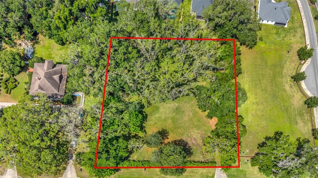 En Venta: $1,100,000 (1.13 acres)