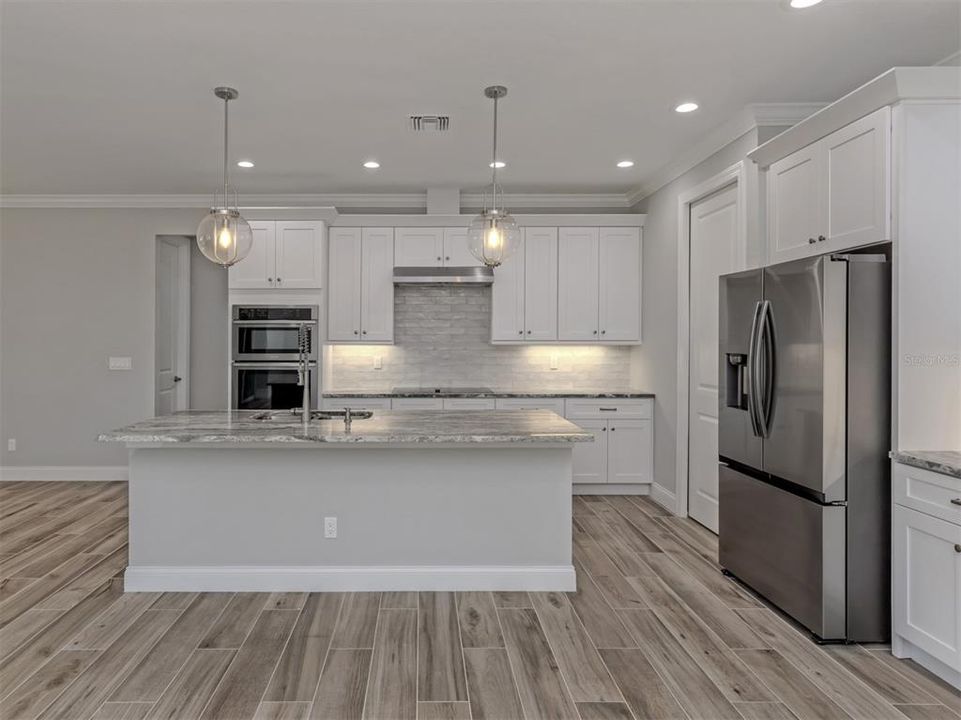 待售: $779,900 (4 贝兹, 3 浴室, 2230 平方英尺)